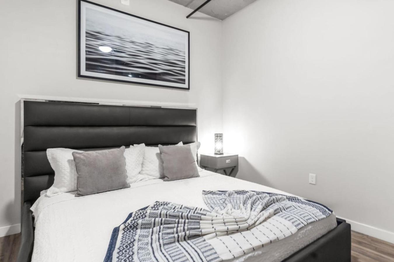 Modern 2 Bed Getaway Steps From Tropicana Field Sankt Petersburg Exterior foto